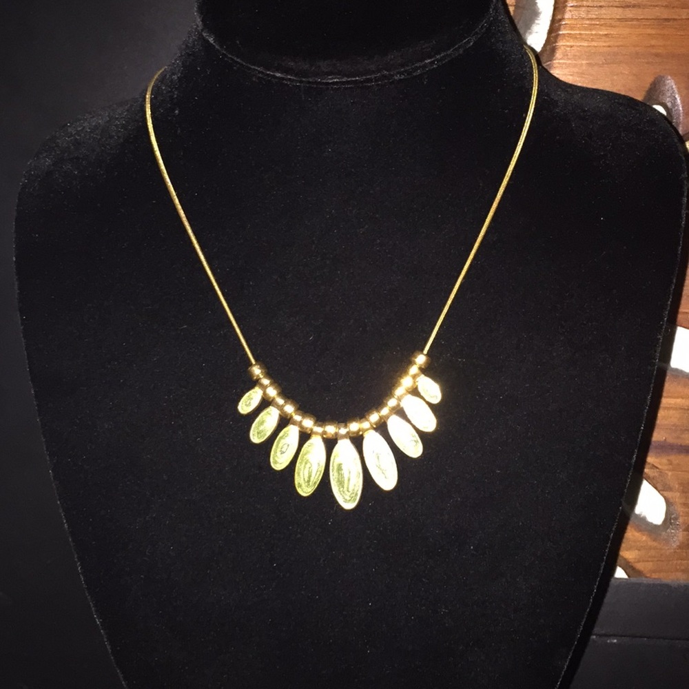 ❤️Gorgeous green and gold color necklace❤️